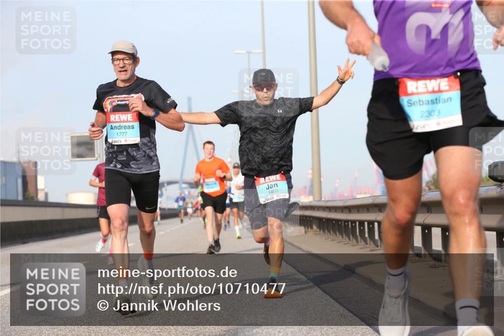 03.10.2026 - Köhlbrandbrückenlauf Jannik Wohlers http://msf.ph/oto/10710477 03.10.2026 09:44:43 Position 3 1777, 1465, 2303 meine-sportfotos.de