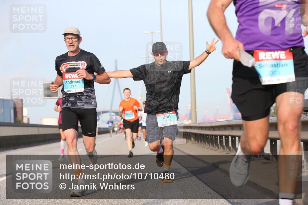 03.10.2026 - Köhlbrandbrückenlauf Jannik Wohlers http://msf.ph/oto/10710480 03.10.2026 09:44:43 Position 3 1777, 1465, 2303 meine-sportfotos.de