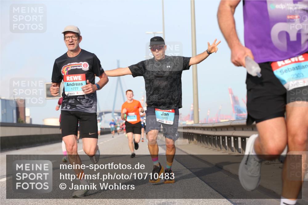 03.10.2026 - Köhlbrandbrückenlauf Jannik Wohlers http://msf.ph/oto/10710483 03.10.2026 09:44:43 Position 3 1777, 1465, 3, 2303 meine-sportfotos.de