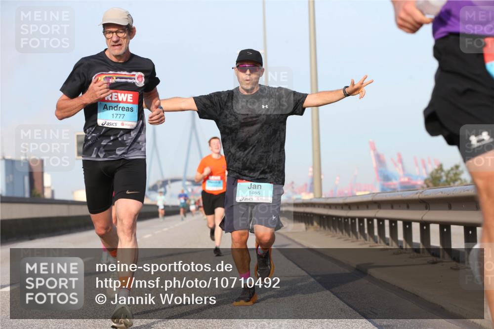 03.10.2026 - Köhlbrandbrückenlauf Jannik Wohlers http://msf.ph/oto/10710492 03.10.2026 09:44:43 Position 3 1777, 1465 meine-sportfotos.de