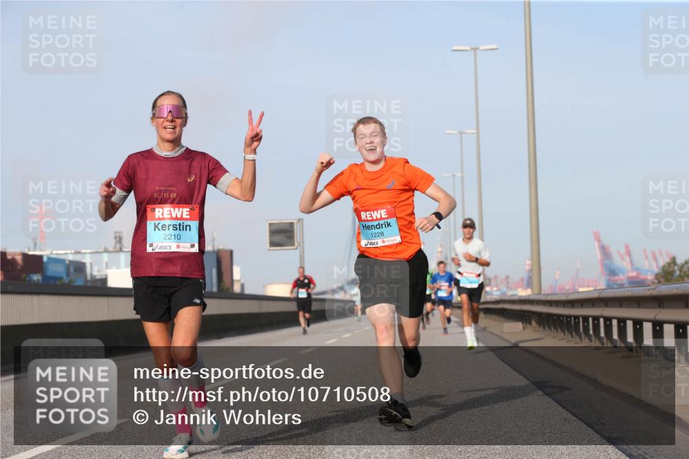 03.10.2026 - Köhlbrandbrückenlauf Jannik Wohlers http://msf.ph/oto/10710508 03.10.2026 09:44:46 Position 3 42, 195, 2210, 1228 meine-sportfotos.de
