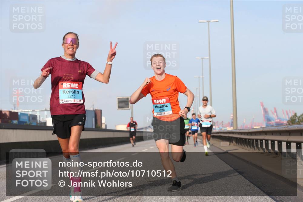 03.10.2026 - Köhlbrandbrückenlauf Jannik Wohlers http://msf.ph/oto/10710512 03.10.2026 09:44:46 Position 3 42, 195, 2210, 1228 meine-sportfotos.de