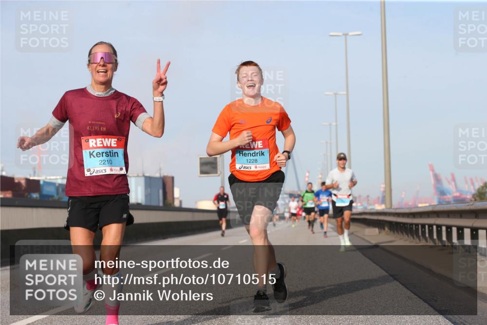03.10.2026 - Köhlbrandbrückenlauf Jannik Wohlers http://msf.ph/oto/10710515 03.10.2026 09:44:47 Position 3 42, 195, 2210, 1228 meine-sportfotos.de