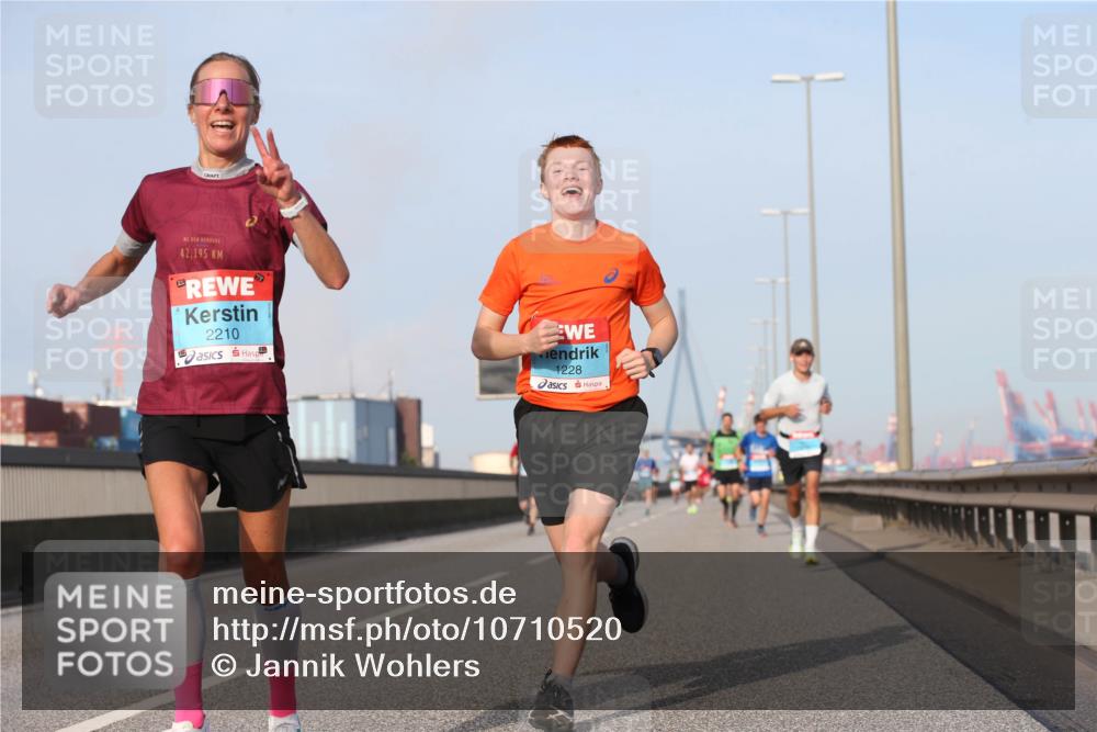 03.10.2026 - Köhlbrandbrückenlauf Jannik Wohlers http://msf.ph/oto/10710520 03.10.2026 09:44:47 Position 3 42, 195, 6, 2210, 1228 meine-sportfotos.de