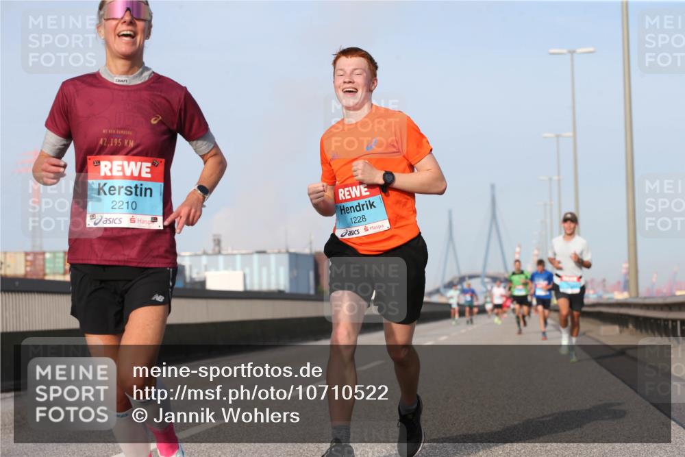 03.10.2026 - Köhlbrandbrückenlauf Jannik Wohlers http://msf.ph/oto/10710522 03.10.2026 09:44:47 Position 3 42, 195, 2210, 1228 meine-sportfotos.de