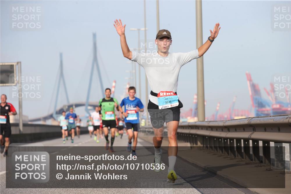 03.10.2026 - Köhlbrandbrückenlauf Jannik Wohlers http://msf.ph/oto/10710536 03.10.2026 09:44:48 Position 3 3845 meine-sportfotos.de