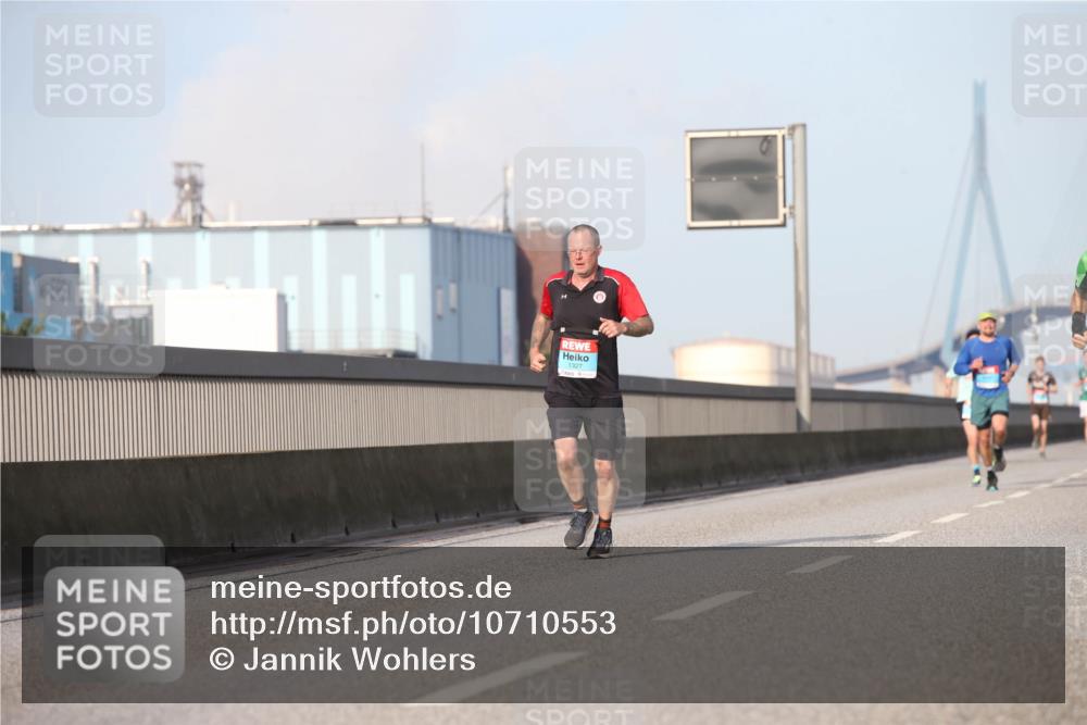 03.10.2026 - Köhlbrandbrückenlauf Jannik Wohlers http://msf.ph/oto/10710553 03.10.2026 09:44:50 Position 3 1327 meine-sportfotos.de