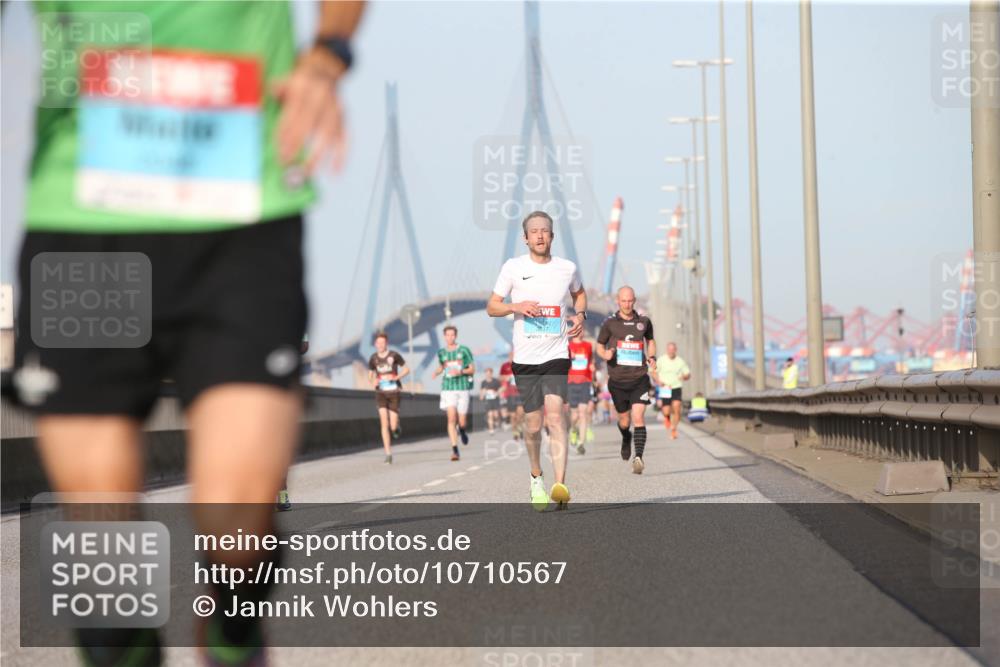 03.10.2026 - Köhlbrandbrückenlauf Jannik Wohlers http://msf.ph/oto/10710567 03.10.2026 09:44:56 Position 3  meine-sportfotos.de