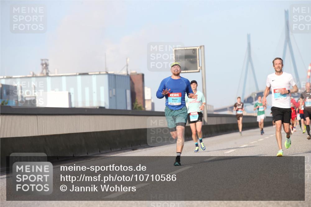 03.10.2026 - Köhlbrandbrückenlauf Jannik Wohlers http://msf.ph/oto/10710586 03.10.2026 09:44:58 Position 3 3787, 1 meine-sportfotos.de