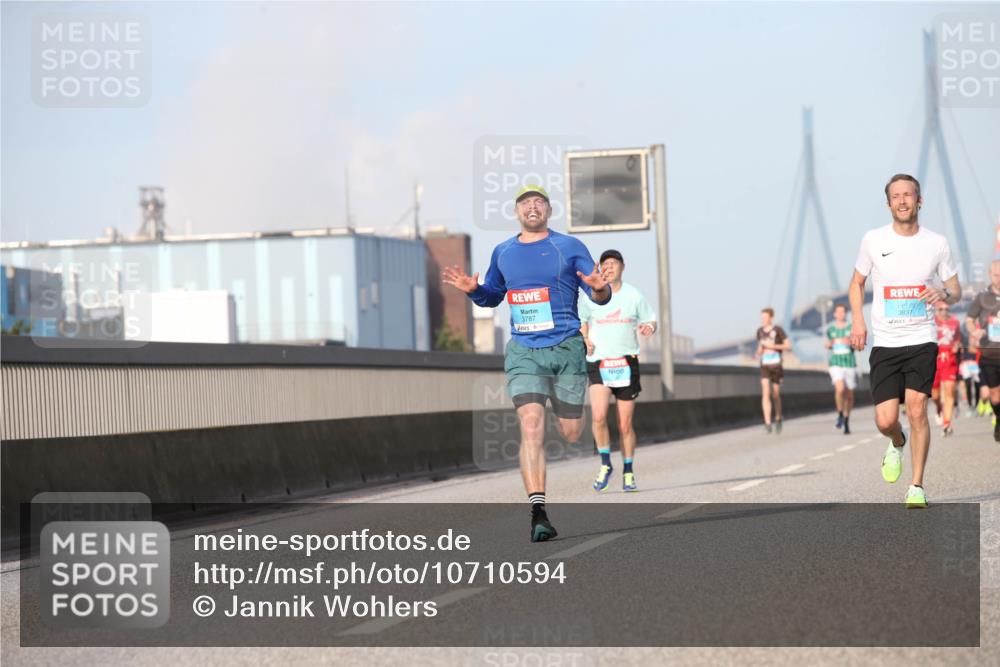 03.10.2026 - Köhlbrandbrückenlauf Jannik Wohlers http://msf.ph/oto/10710594 03.10.2026 09:44:58 Position 3 3787, 3837 meine-sportfotos.de