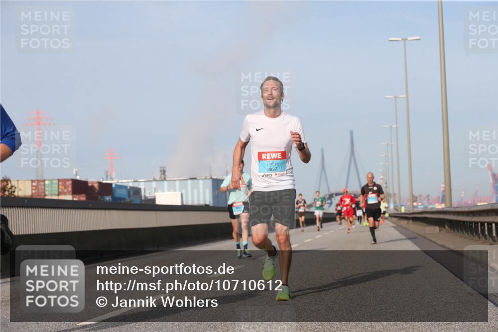 03.10.2026 - Köhlbrandbrückenlauf Jannik Wohlers http://msf.ph/oto/10710612 03.10.2026 09:45:02 Position 3 3837 meine-sportfotos.de