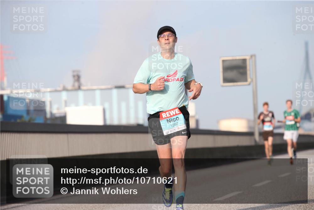 03.10.2026 - Köhlbrandbrückenlauf Jannik Wohlers http://msf.ph/oto/10710621 03.10.2026 09:45:04 Position 3 1397 meine-sportfotos.de