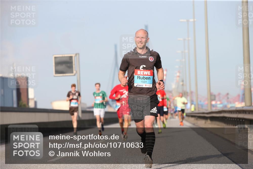 03.10.2026 - Köhlbrandbrückenlauf Jannik Wohlers http://msf.ph/oto/10710633 03.10.2026 09:45:05 Position 3 1531 meine-sportfotos.de