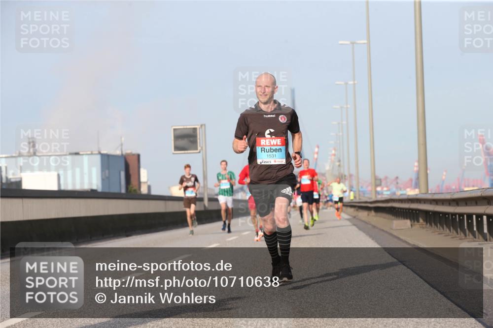03.10.2026 - Köhlbrandbrückenlauf Jannik Wohlers http://msf.ph/oto/10710638 03.10.2026 09:45:06 Position 3 1531 meine-sportfotos.de