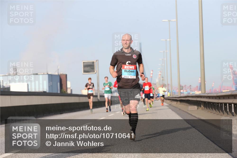 03.10.2026 - Köhlbrandbrückenlauf Jannik Wohlers http://msf.ph/oto/10710641 03.10.2026 09:45:06 Position 3 1531 meine-sportfotos.de