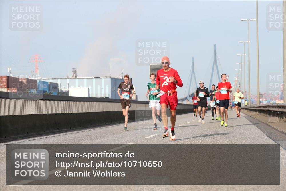 03.10.2026 - Köhlbrandbrückenlauf Jannik Wohlers http://msf.ph/oto/10710650 03.10.2026 09:45:09 Position 3  meine-sportfotos.de