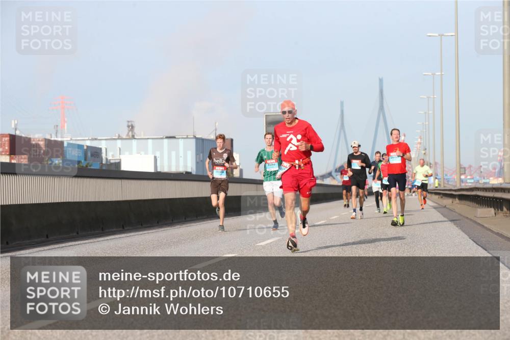 03.10.2026 - Köhlbrandbrückenlauf Jannik Wohlers http://msf.ph/oto/10710655 03.10.2026 09:45:09 Position 3  meine-sportfotos.de