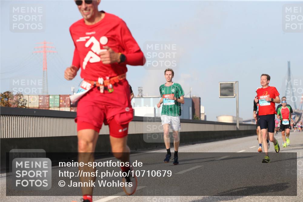 03.10.2026 - Köhlbrandbrückenlauf Jannik Wohlers http://msf.ph/oto/10710679 03.10.2026 09:45:12 Position 3  meine-sportfotos.de