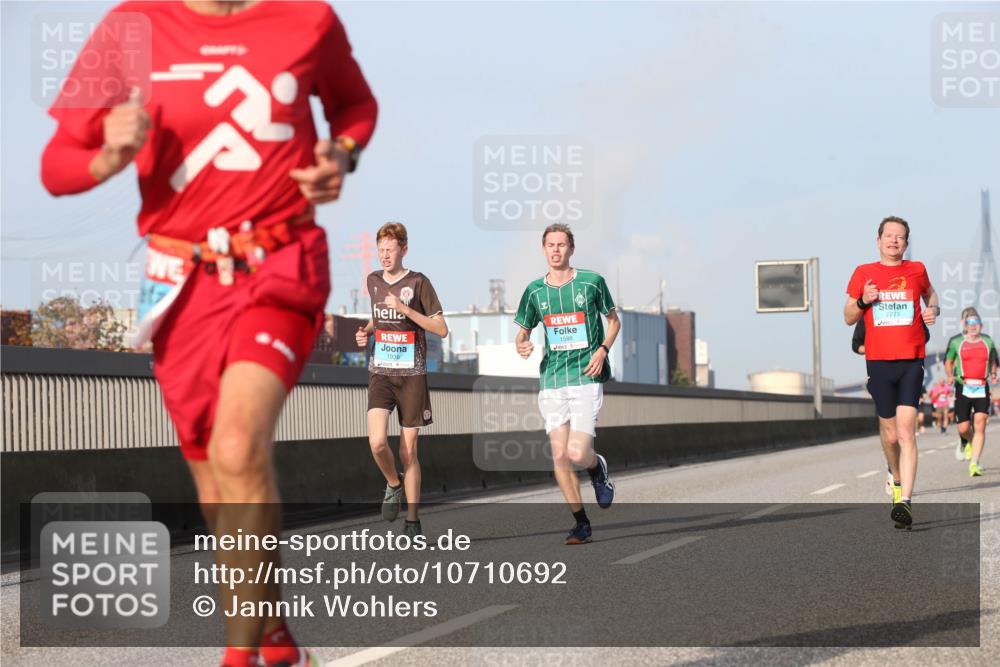 03.10.2026 - Köhlbrandbrückenlauf Jannik Wohlers http://msf.ph/oto/10710692 03.10.2026 09:45:12 Position 3 1936, 1, 1588 meine-sportfotos.de