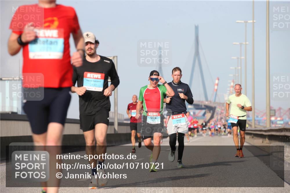 03.10.2026 - Köhlbrandbrückenlauf Jannik Wohlers http://msf.ph/oto/10710721 03.10.2026 09:45:14 Position 3 2137, 1479, 3798 meine-sportfotos.de