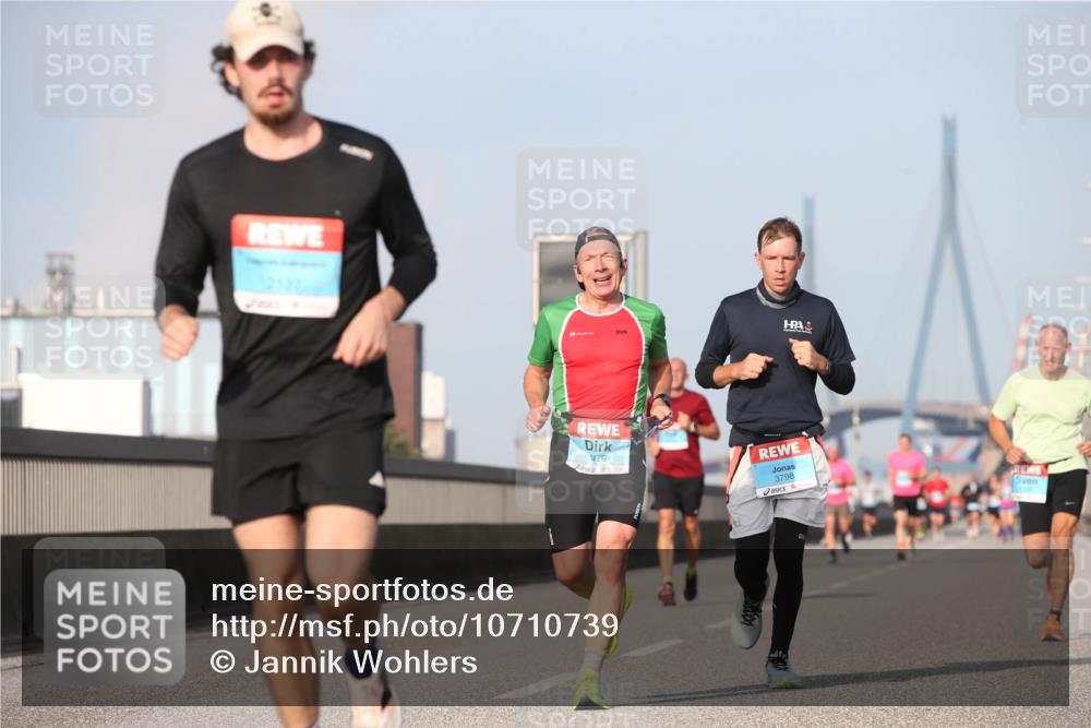 03.10.2026 - Köhlbrandbrückenlauf Jannik Wohlers http://msf.ph/oto/10710739 03.10.2026 09:45:15 Position 3 1479, 3798 meine-sportfotos.de