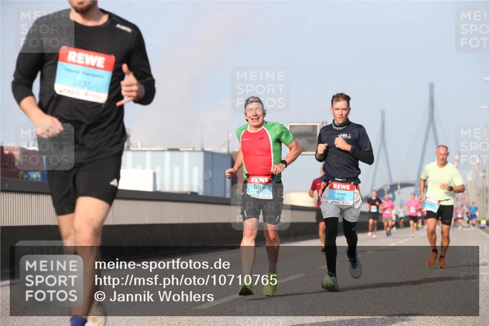 03.10.2026 - Köhlbrandbrückenlauf Jannik Wohlers http://msf.ph/oto/10710765 03.10.2026 09:45:16 Position 3 2137, 1479, 3798 meine-sportfotos.de