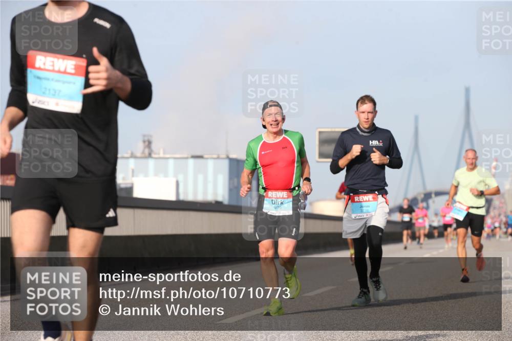 03.10.2026 - Köhlbrandbrückenlauf Jannik Wohlers http://msf.ph/oto/10710773 03.10.2026 09:45:16 Position 3 2137, 1479, 3798 meine-sportfotos.de