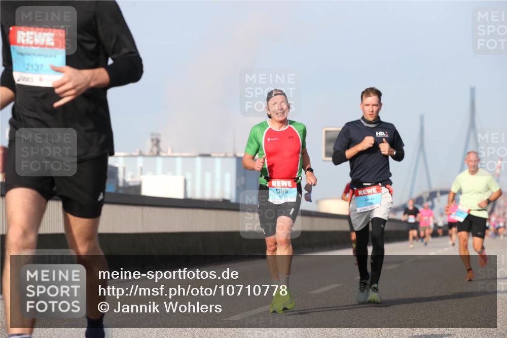 03.10.2026 - Köhlbrandbrückenlauf Jannik Wohlers http://msf.ph/oto/10710778 03.10.2026 09:45:16 Position 3 2137, 479 meine-sportfotos.de