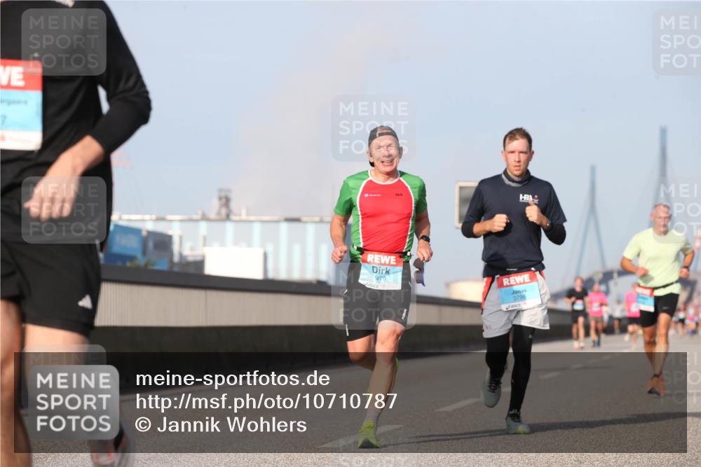 03.10.2026 - Köhlbrandbrückenlauf Jannik Wohlers http://msf.ph/oto/10710787 03.10.2026 09:45:16 Position 3 1479, 3798 meine-sportfotos.de