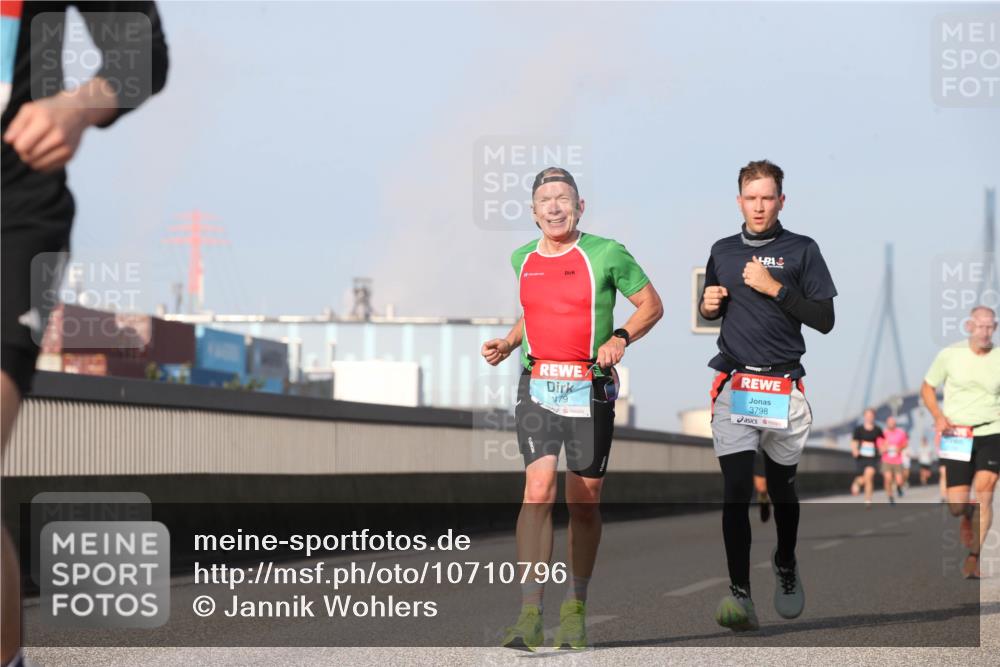 03.10.2026 - Köhlbrandbrückenlauf Jannik Wohlers http://msf.ph/oto/10710796 03.10.2026 09:45:17 Position 3 1479, 3798 meine-sportfotos.de