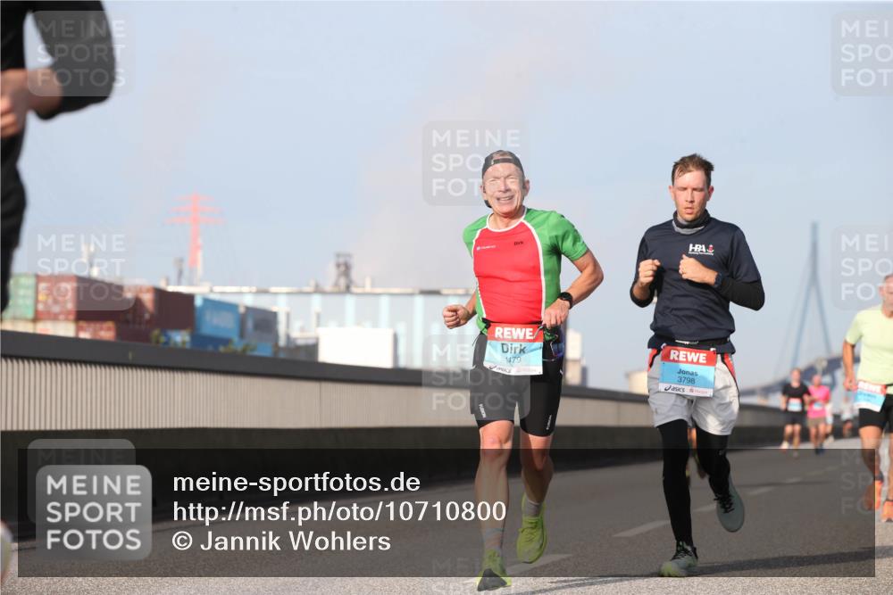 03.10.2026 - Köhlbrandbrückenlauf Jannik Wohlers http://msf.ph/oto/10710800 03.10.2026 09:45:17 Position 3 8, 1479, 3798 meine-sportfotos.de