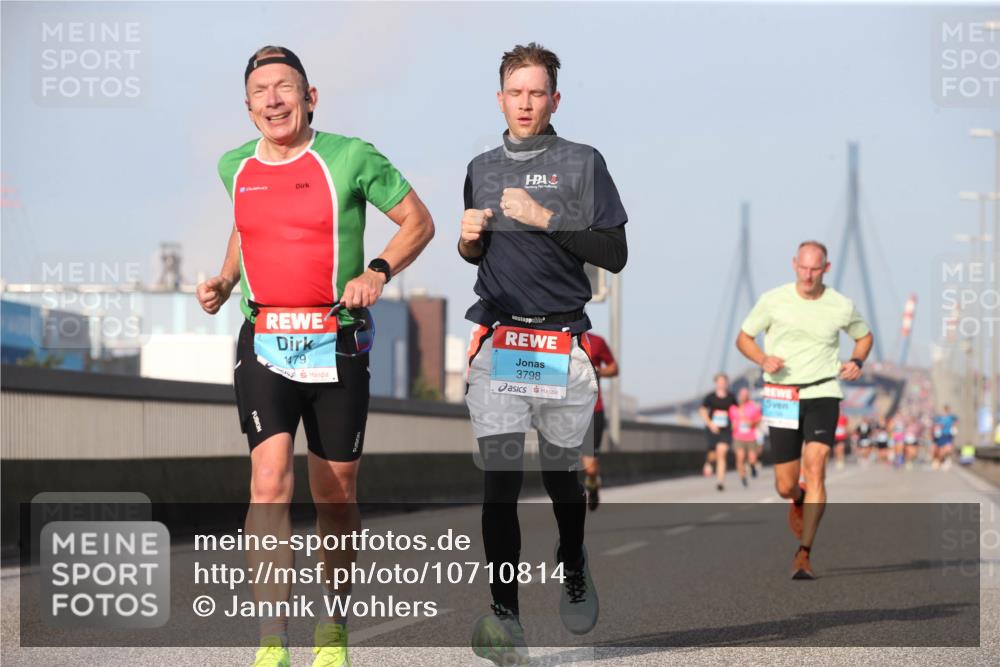 03.10.2026 - Köhlbrandbrückenlauf Jannik Wohlers http://msf.ph/oto/10710814 03.10.2026 09:45:17 Position 3 1479, 3798 meine-sportfotos.de