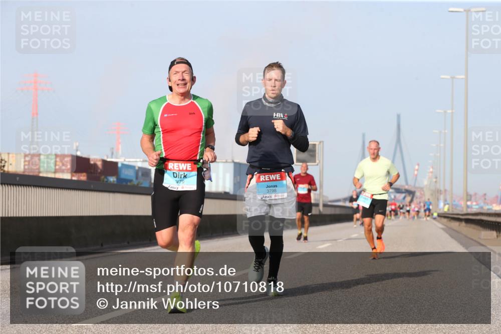 03.10.2026 - Köhlbrandbrückenlauf Jannik Wohlers http://msf.ph/oto/10710818 03.10.2026 09:45:18 Position 3 1479, 3798 meine-sportfotos.de