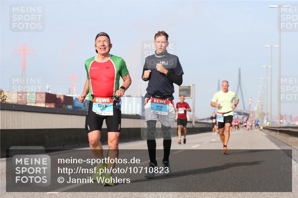 03.10.2026 - Köhlbrandbrückenlauf Jannik Wohlers http://msf.ph/oto/10710823 03.10.2026 09:45:18 Position 3 1479, 3798 meine-sportfotos.de