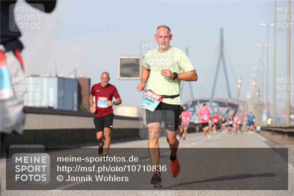 03.10.2026 - Köhlbrandbrückenlauf Jannik Wohlers http://msf.ph/oto/10710836 03.10.2026 09:45:19 Position 3 1196 meine-sportfotos.de