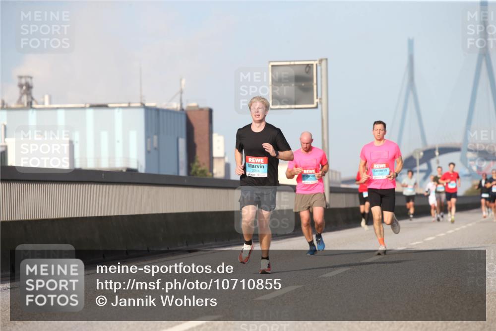 03.10.2026 - Köhlbrandbrückenlauf Jannik Wohlers http://msf.ph/oto/10710855 03.10.2026 09:45:26 Position 3 2044 meine-sportfotos.de