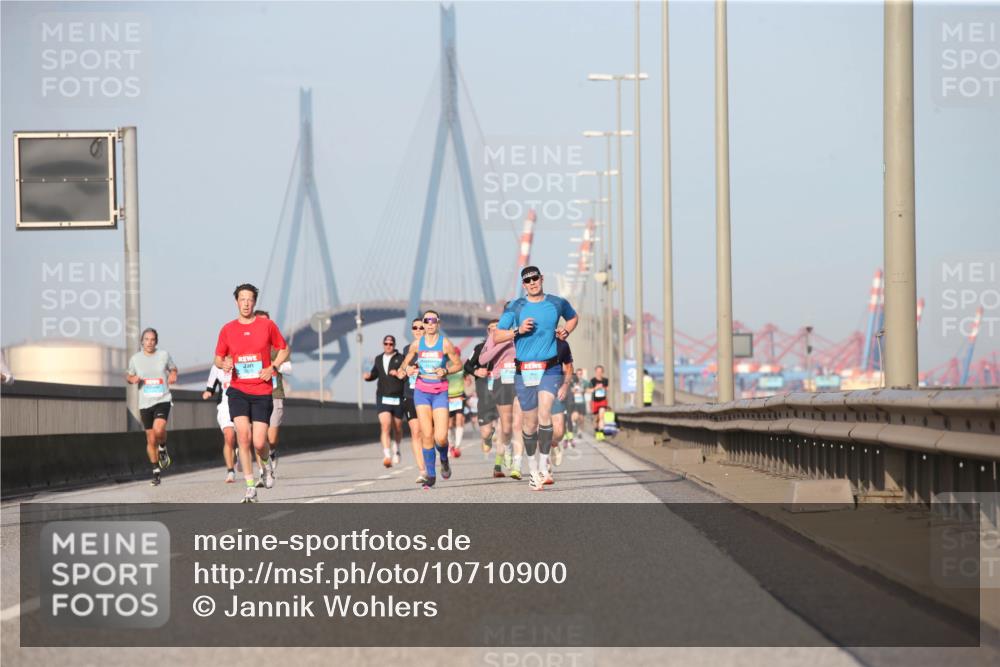 03.10.2026 - Köhlbrandbrückenlauf Jannik Wohlers http://msf.ph/oto/10710900 03.10.2026 09:45:36 Position 3  meine-sportfotos.de