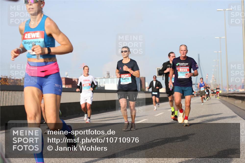 03.10.2026 - Köhlbrandbrückenlauf Jannik Wohlers http://msf.ph/oto/10710976 03.10.2026 09:45:49 Position 3 1952, 2015, 1423 meine-sportfotos.de