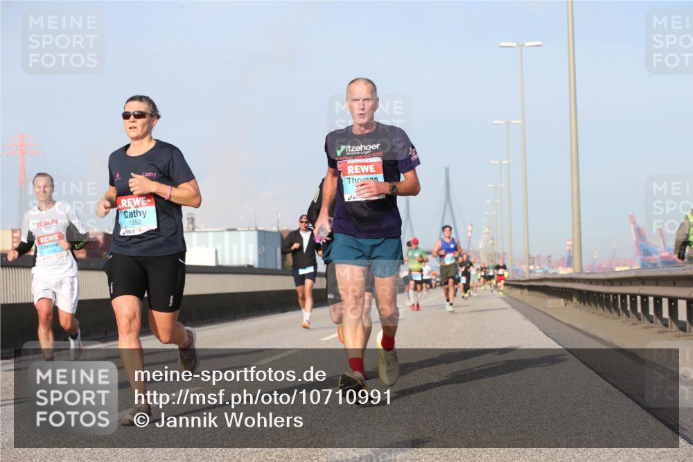 03.10.2026 - Köhlbrandbrückenlauf Jannik Wohlers http://msf.ph/oto/10710991 03.10.2026 09:45:50 Position 3 1475, 1952, 2015 meine-sportfotos.de
