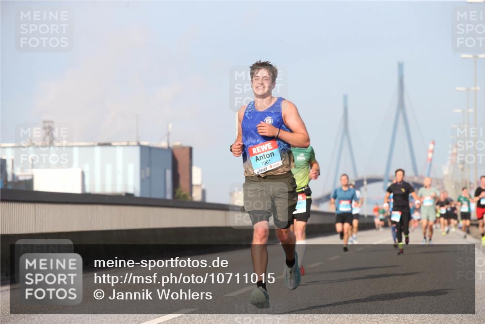 03.10.2026 - Köhlbrandbrückenlauf Jannik Wohlers http://msf.ph/oto/10711015 03.10.2026 09:45:54 Position 3 1961 meine-sportfotos.de