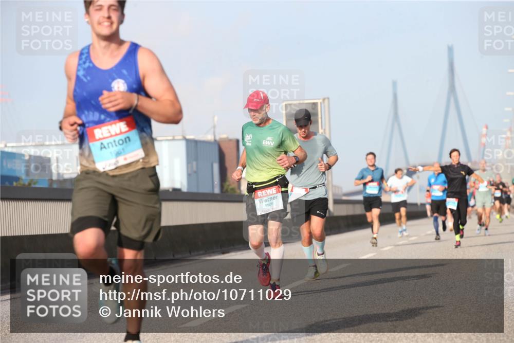 03.10.2026 - Köhlbrandbrückenlauf Jannik Wohlers http://msf.ph/oto/10711029 03.10.2026 09:45:56 Position 3 1506 meine-sportfotos.de