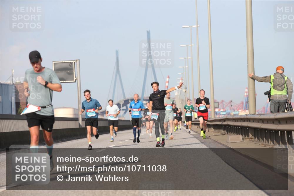 03.10.2026 - Köhlbrandbrückenlauf Jannik Wohlers http://msf.ph/oto/10711038 03.10.2026 09:45:57 Position 3  meine-sportfotos.de