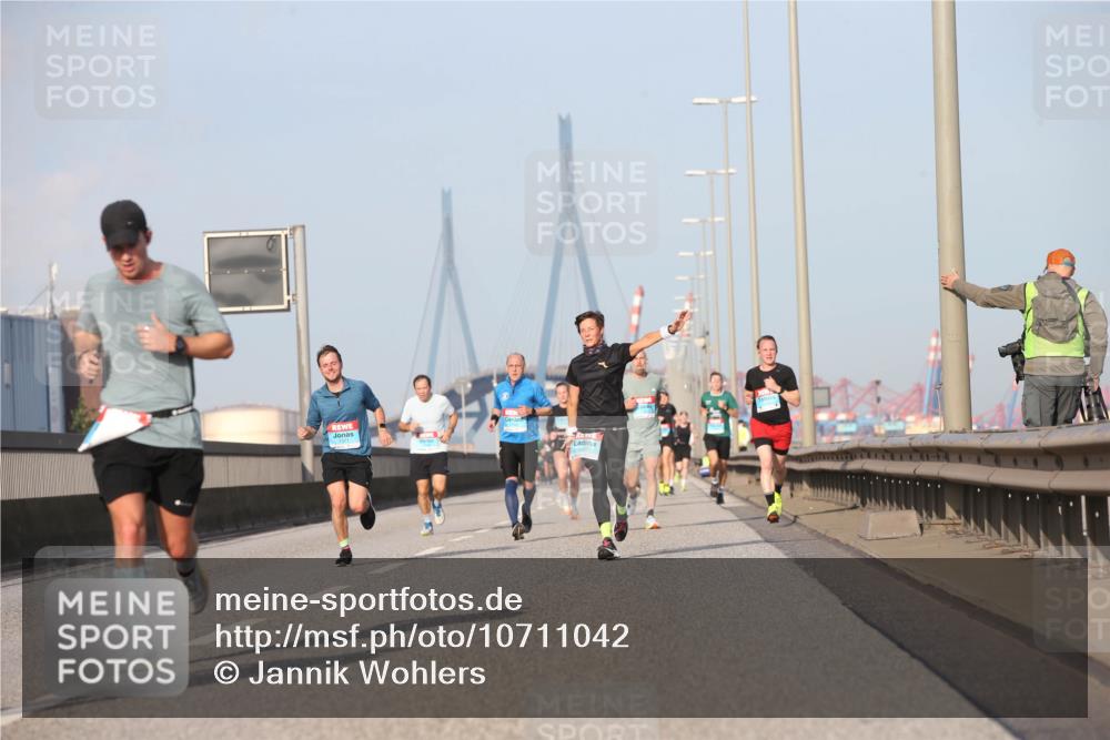 03.10.2026 - Köhlbrandbrückenlauf Jannik Wohlers http://msf.ph/oto/10711042 03.10.2026 09:45:57 Position 3  meine-sportfotos.de