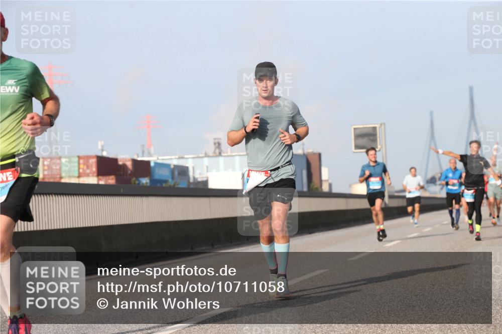03.10.2026 - Köhlbrandbrückenlauf Jannik Wohlers http://msf.ph/oto/10711058 03.10.2026 09:45:59 Position 3  meine-sportfotos.de