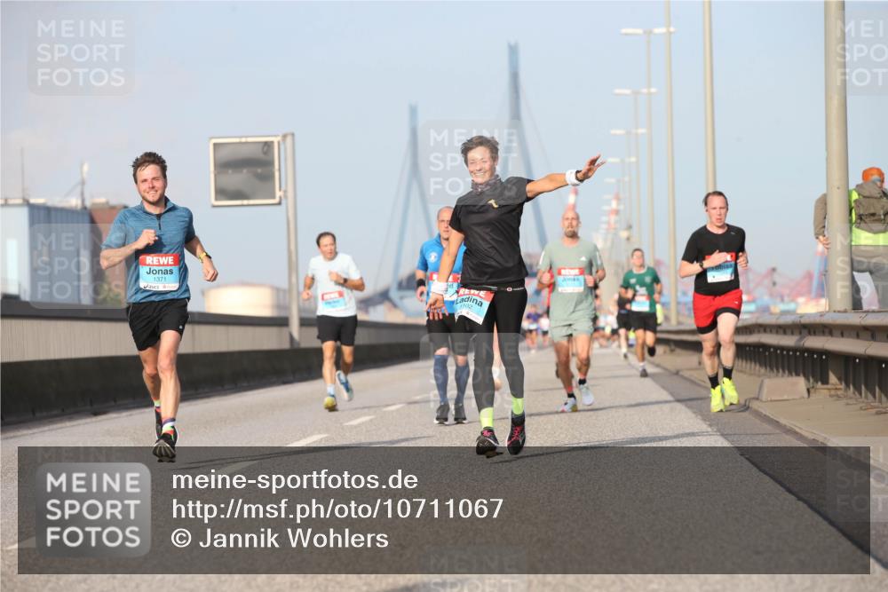 03.10.2026 - Köhlbrandbrückenlauf Jannik Wohlers http://msf.ph/oto/10711067 03.10.2026 09:46:00 Position 3 1371, 102 meine-sportfotos.de