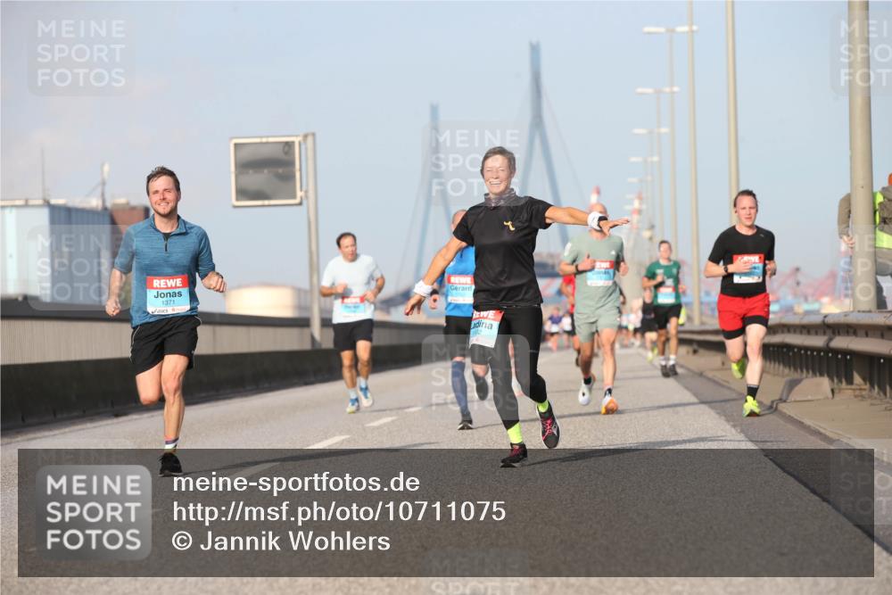 03.10.2026 - Köhlbrandbrückenlauf Jannik Wohlers http://msf.ph/oto/10711075 03.10.2026 09:46:00 Position 3 1371, 02 meine-sportfotos.de