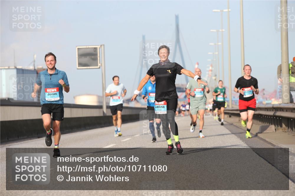 03.10.2026 - Köhlbrandbrückenlauf Jannik Wohlers http://msf.ph/oto/10711080 03.10.2026 09:46:00 Position 3 1371, 1102 meine-sportfotos.de