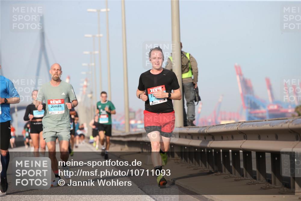 03.10.2026 - Köhlbrandbrückenlauf Jannik Wohlers http://msf.ph/oto/10711093 03.10.2026 09:46:03 Position 3 2222 meine-sportfotos.de