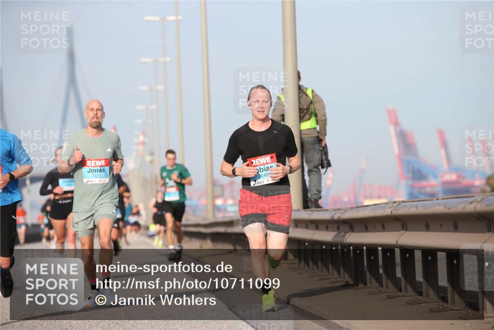 03.10.2026 - Köhlbrandbrückenlauf Jannik Wohlers http://msf.ph/oto/10711099 03.10.2026 09:46:03 Position 3 2222, 20499 meine-sportfotos.de