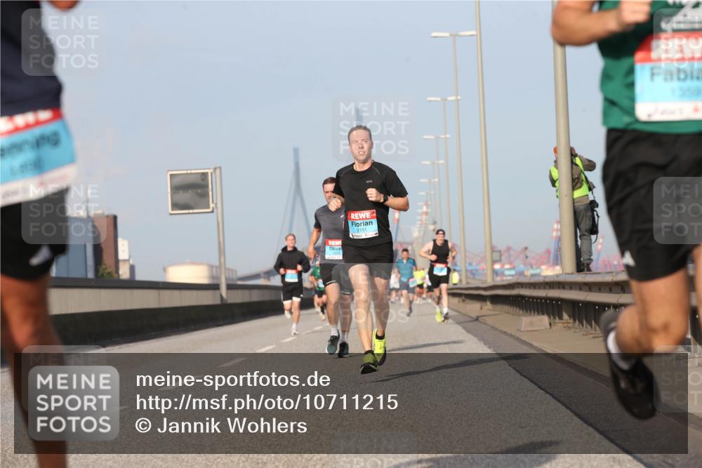 03.10.2026 - Köhlbrandbrückenlauf Jannik Wohlers http://msf.ph/oto/10711215 03.10.2026 09:46:13 Position 3 2151, 1359 meine-sportfotos.de